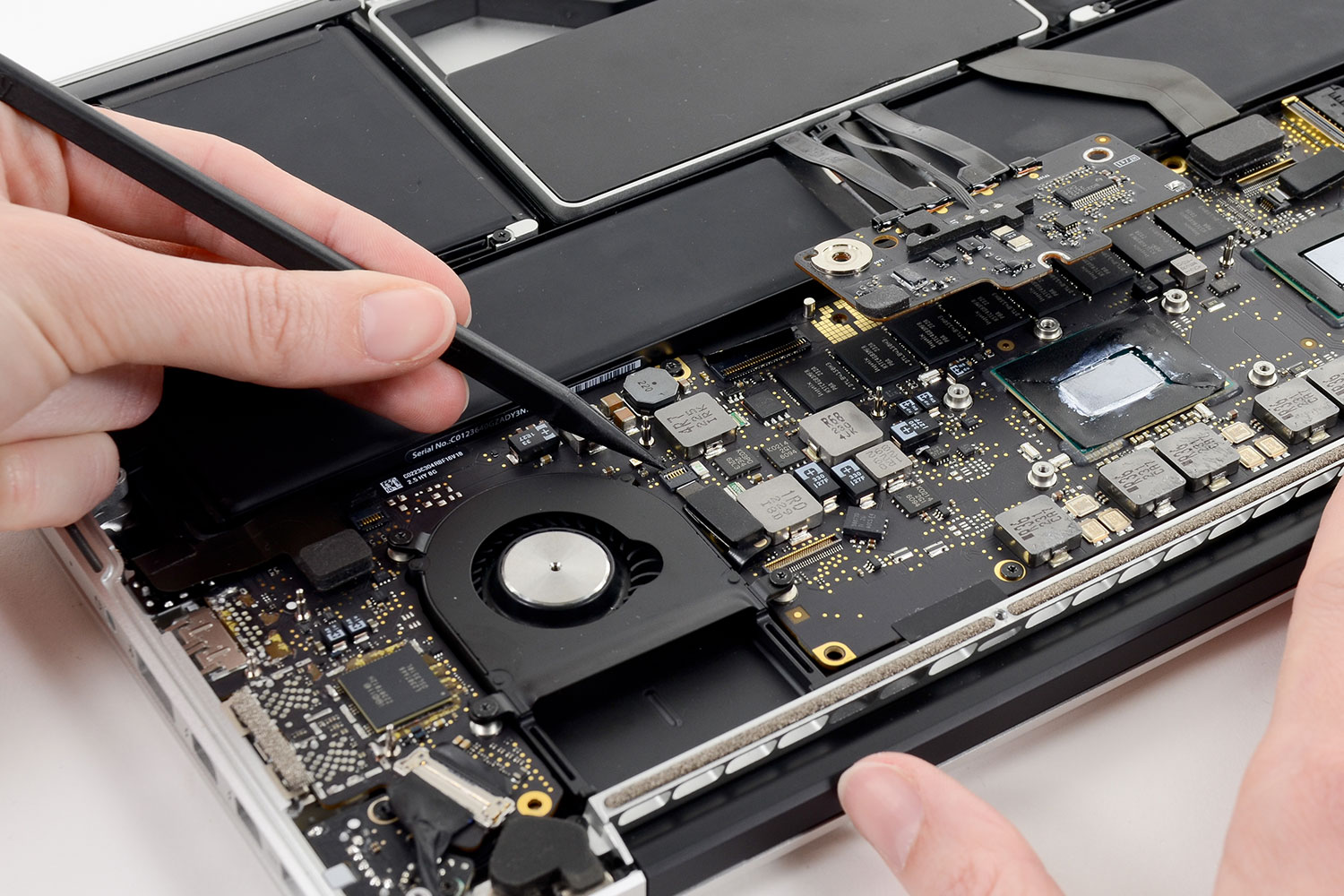 Por Que um Mac Exige Assistência Especializada